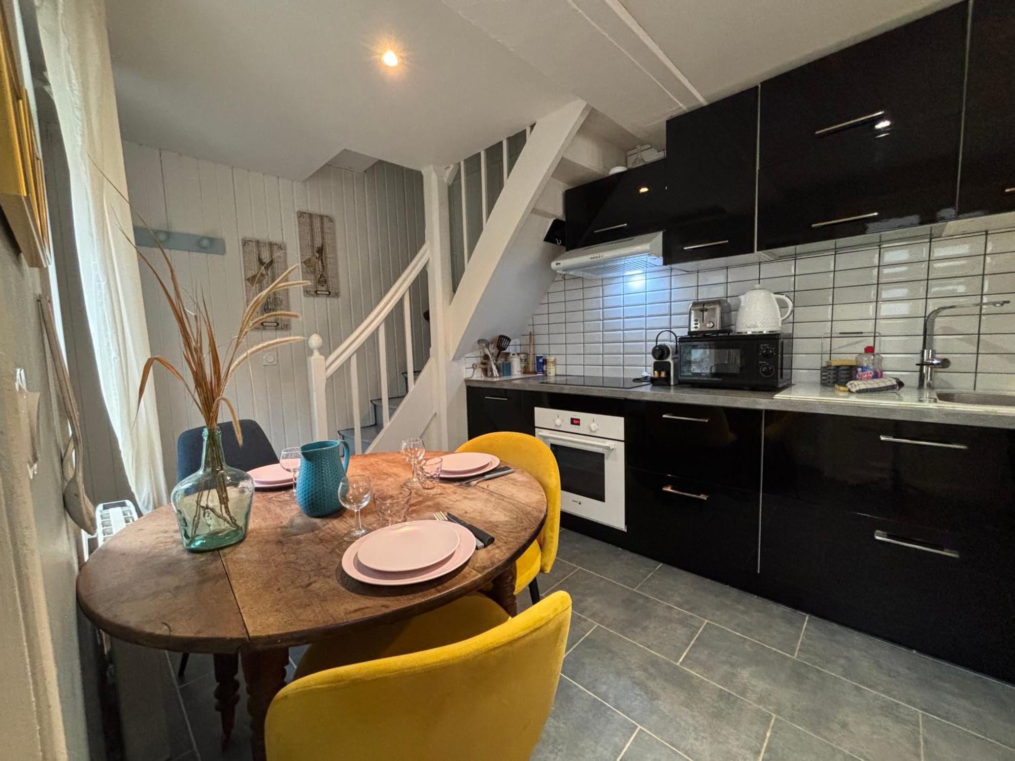 Jolie Cottage Idealement Situee Honfleur Exterior photo